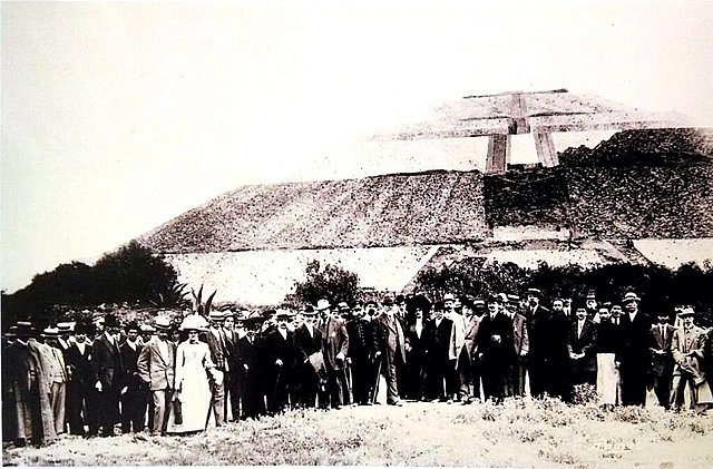 Inauguración de la zona arqueológica de Teotihuacán