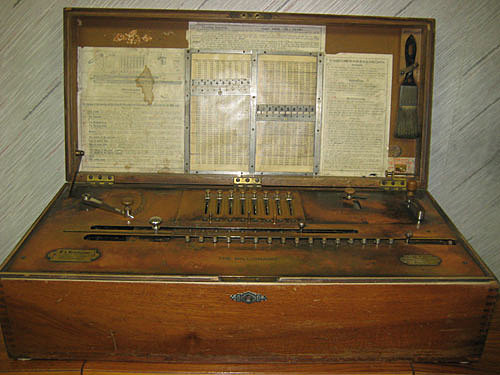 El científico suizo Otto Steiger desarrolla la primera calculadora automática