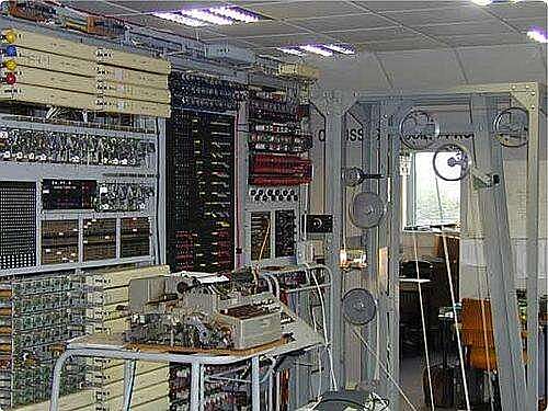 Se construyen los computadores Colossus (Colossus Mark I y Colossus Mark 2)