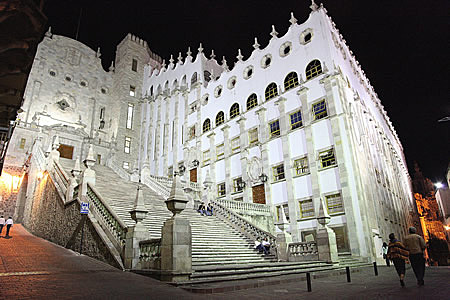 Se sitúa a la UG entre las primeras de Iberoamérica