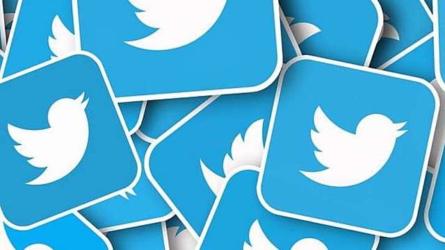 Nace Twitter y Facebook se globaliza