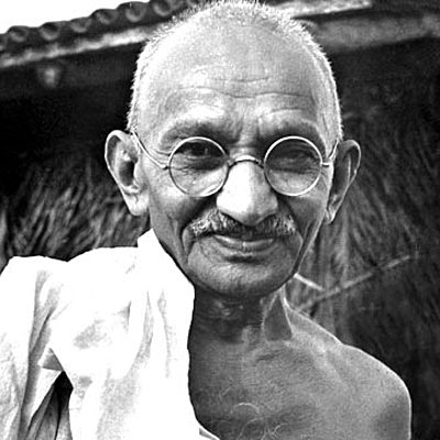 Timeline:  ¡Biography of Mahatma Gandhi!