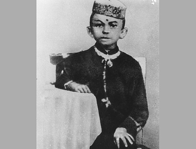 ¡The birth of Gandhi!