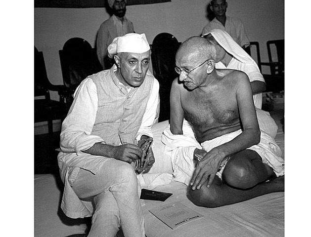 ¡The union of Muslims and Hindus by Gandhi's hunger strikes!