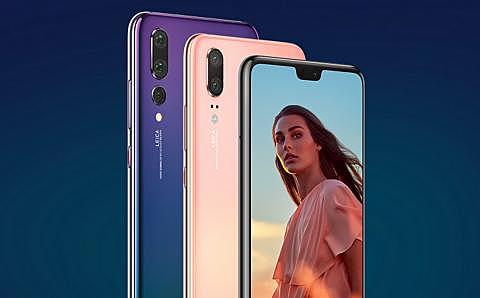 Nació el primer Móvil con Cámara integrada.