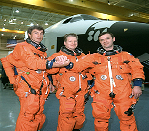 La Primera Tripulación en el Espacio