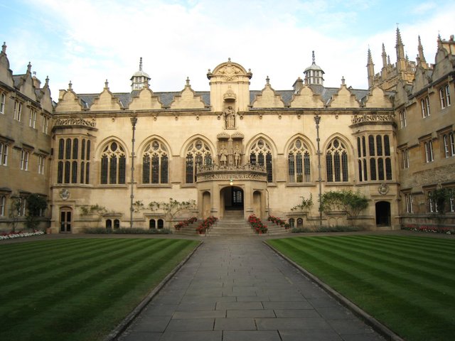 1163: The foundation of Oxford University