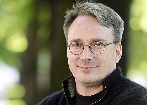 año 1991 Libreación del Kernel de LInux para ser modificado libremente