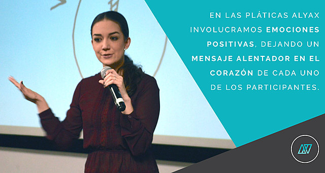 Rosario invita a la mamá a sus pláticas