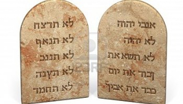 Acontecimiento de la biblia. 3.El decálogo que Moisés