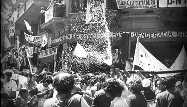 Vuelta del Gobierno Democratico