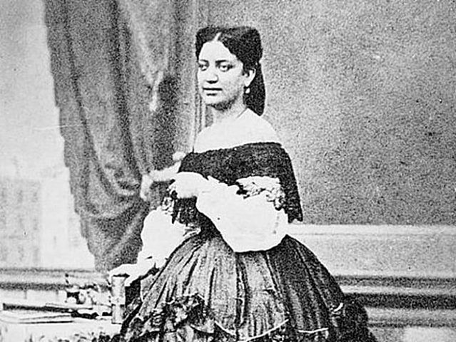 Nace Ángela Peralta el ruiseñor mexicano