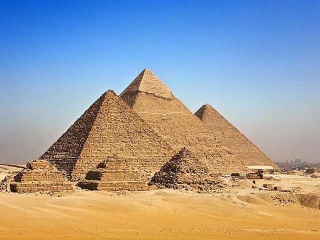 Pyramids of Giza were built