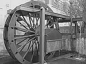 Invención de la rueda hidráulica por Filón de Bizancio.