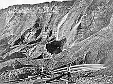 Excavación de oro por chorros de agua a alta presión, uno de los desastres ambientales más fuertes.