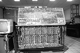 Cuando empiezan a aparecer modelos comerciales de computadores transistorizados