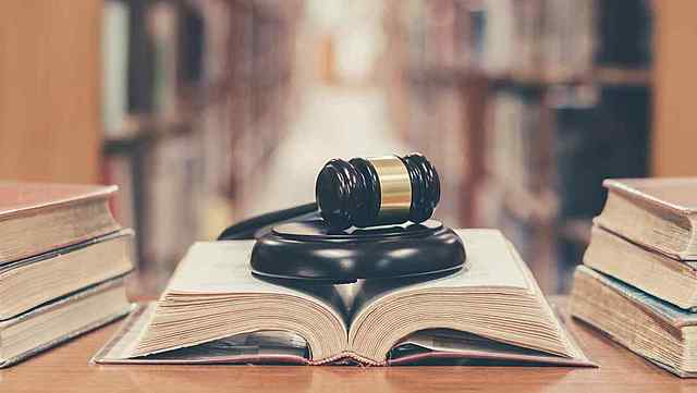 Ley de Saturación Industrial