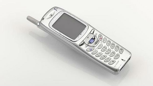 Sharp J-SH04 el primer celular con camara