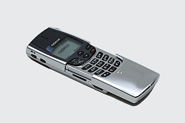 Nokia 8810