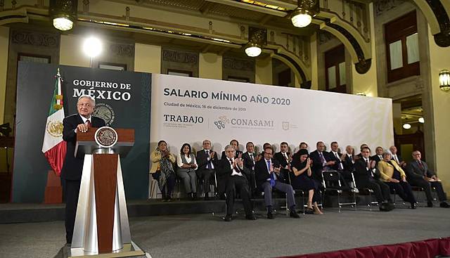 Morozov señala la tendencia de Internet de distraer a la población para impedir cualquier tipo de participación política