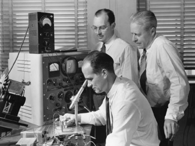 Laboratorios Bell (AT&T) forman departamento de calidad.