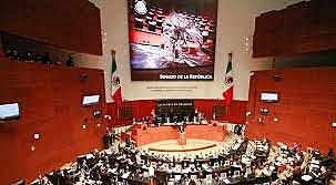 Se lleva a cabo una reunión de la Comisión de puntos constitucionales del senado de la república. Se debatió y aprobó el predictamen con una modificación.