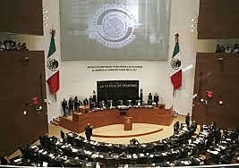 Se aprueba por el pleno de la cámara de senadores la reforma del artículo 6° con 371 votos a favor, 0 en contra y 0 abstenciones.