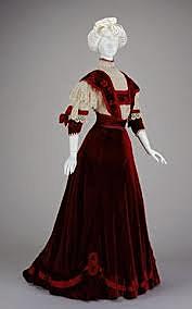 VESTIDO DEL AÑO 1906