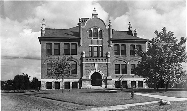 Primer uso de la palabra Marketing.