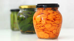 Empieza el enlatado de alimentos con vinagre