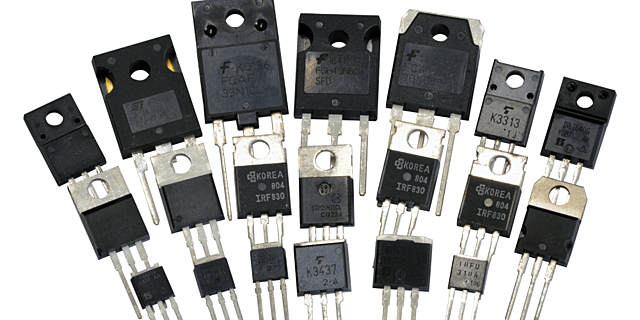 2da Generación - Transistores y Sistemas de Lotes de Datos