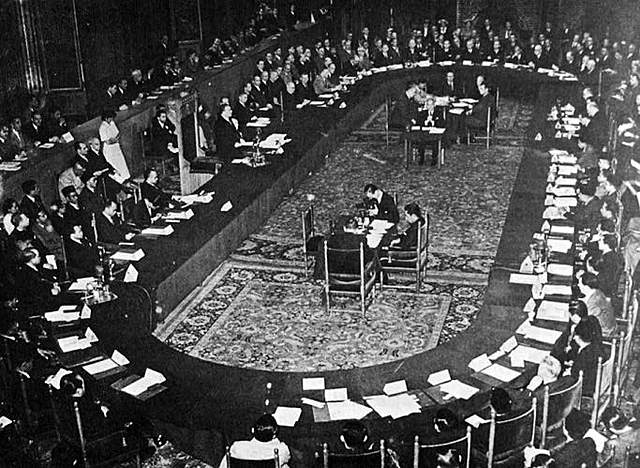 KMB (konferensi Meja Budar)