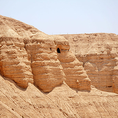 Timeline: Isabel Costas: Interés por los apócrifos