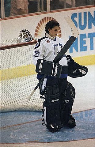 the first woman that play sports