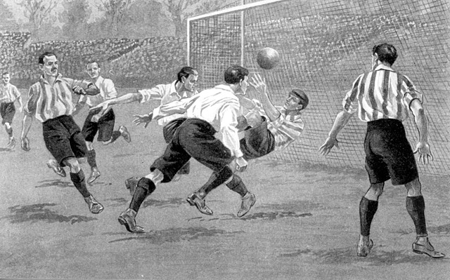 Se disputa el Primer Partido  Oficial de Futbol