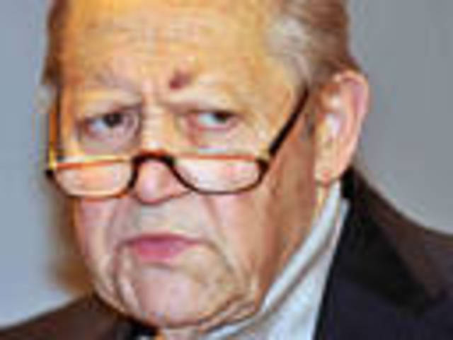 Günther Schabowski ends Communist rule!