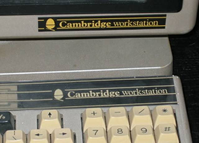 Primeras workstations basadas en microordenadores destinados a ser utilizados por un único usuario :Lisp del MIT.