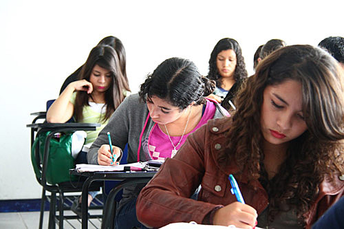 Los institutos de Bachillerato por Madurez, Naturaleza, limitaciones creado por acuerdo No. 18 de marzo de 1974.