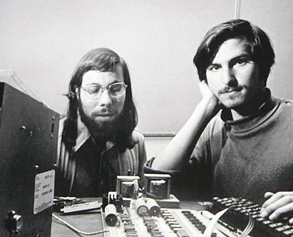 Steve Jobs and Steve Wozniak founded apple