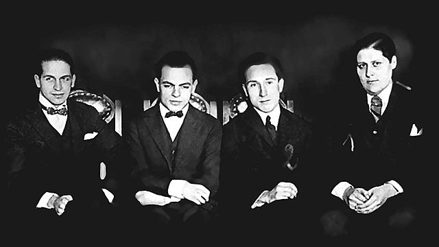 Los Locos de la Azotea: y su influencia para la radiodifusion en Latinoamerca