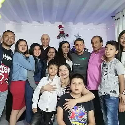 Timeline: Biografía Monica Paez!