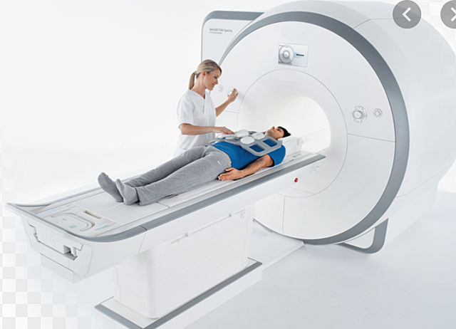 Primer tomógrafo computado instalado