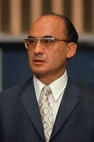 Luis Echeverria Álvarez llega a la presidencia