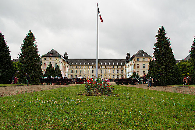 De Gaulle begins Military Training