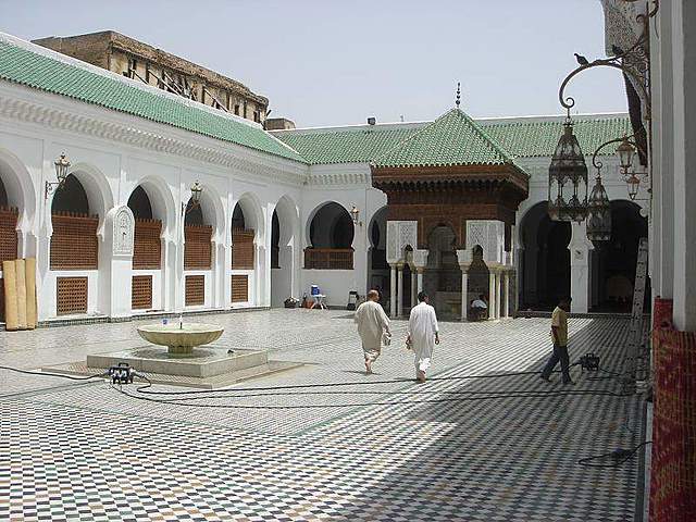 La primera Universidad