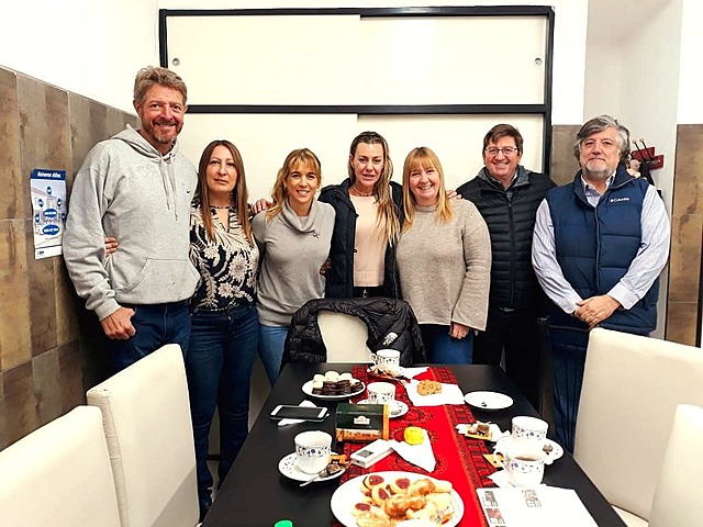 Primera reunión de la comisión de padres.