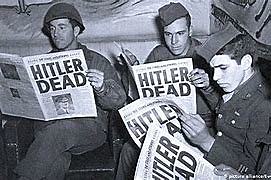 Hitler se suicida em Berlim