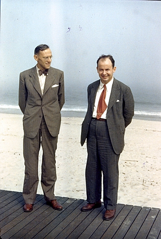 John von Neumann y Oskar Morgenstern