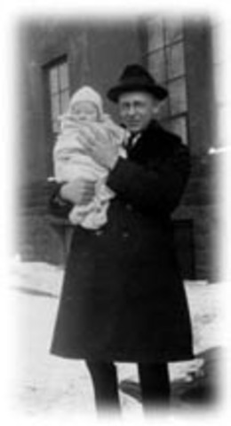 Charles Schulz is born.