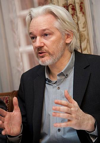 ¿Activismo cibernético o tráfico de información?